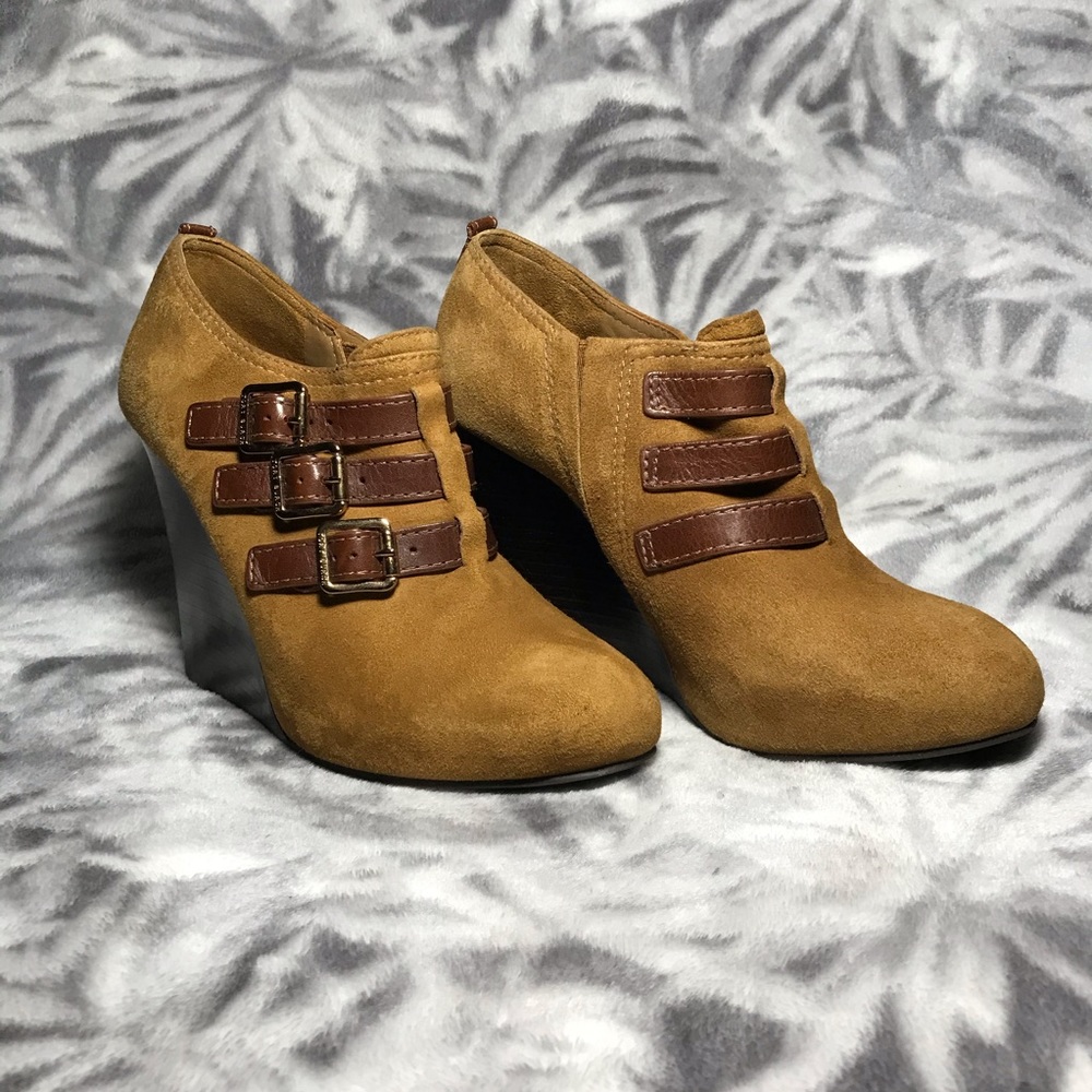 Tory Burch Gabriel Wedges size 7